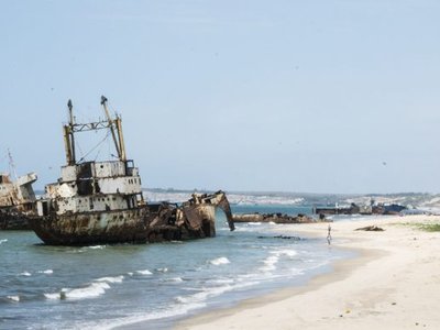 Cemitério de Navios (The Ship Cemetery)