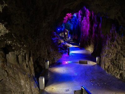 Ryūsendō Cave