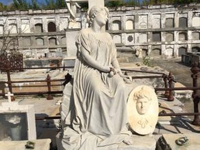 Cementerio la Reina