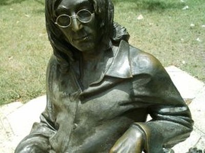 John Lennon Statue