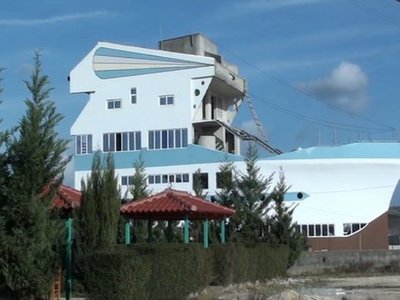 Fier's Ship House