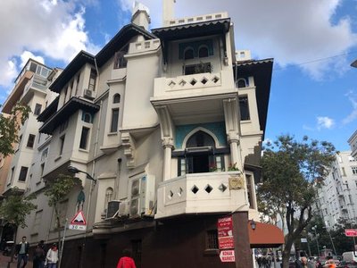 Vedat Tek House