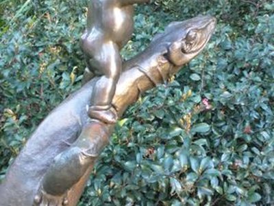 'Mr. Lizard and Gumnut Baby' Statue