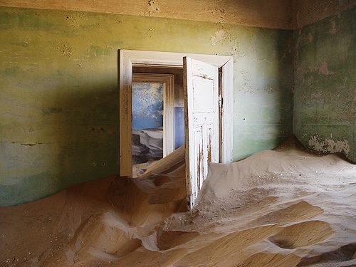 Kolmanskop Ghost Town