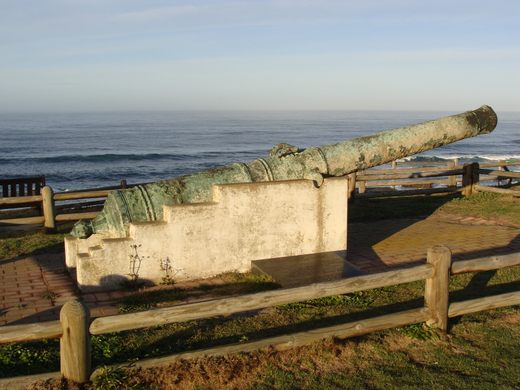 The Sacramento Cannon Monument