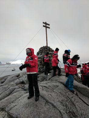 Cairn at Port Charcot