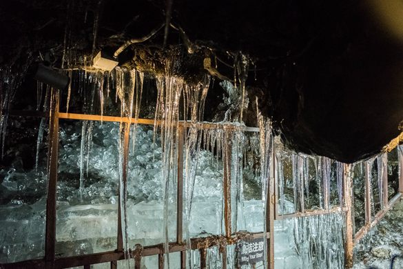 Narusawa Hyoketsu (Ice Cave)