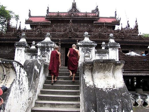 Shwenandaw Kyaung Temple