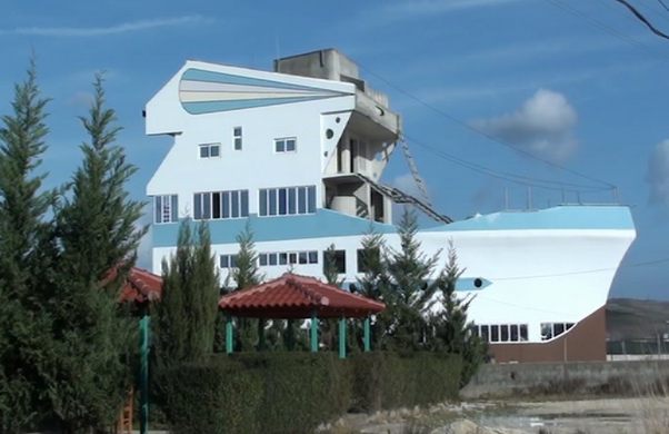 Fier's Ship House
