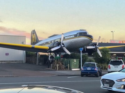 Taupō McDonald's Airplane