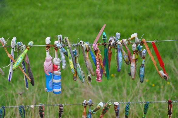 Toothbrush Fence